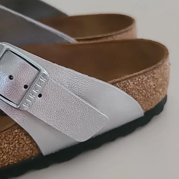 Birkenstock Gizeh Silver Thong Sandals Size 39/8 - Picture 3 of 10